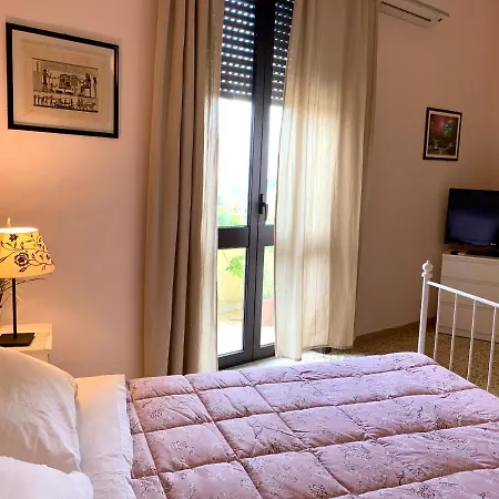 Bed and Breakfast Luna Piena Λέτσε
