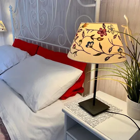 Alojamento de Acomodação e Pequeno-almoço Luna Piena 3*